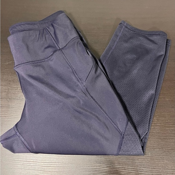 Athleta Pants - Athleta navy capri leggings yoga pants sz MT Women’s